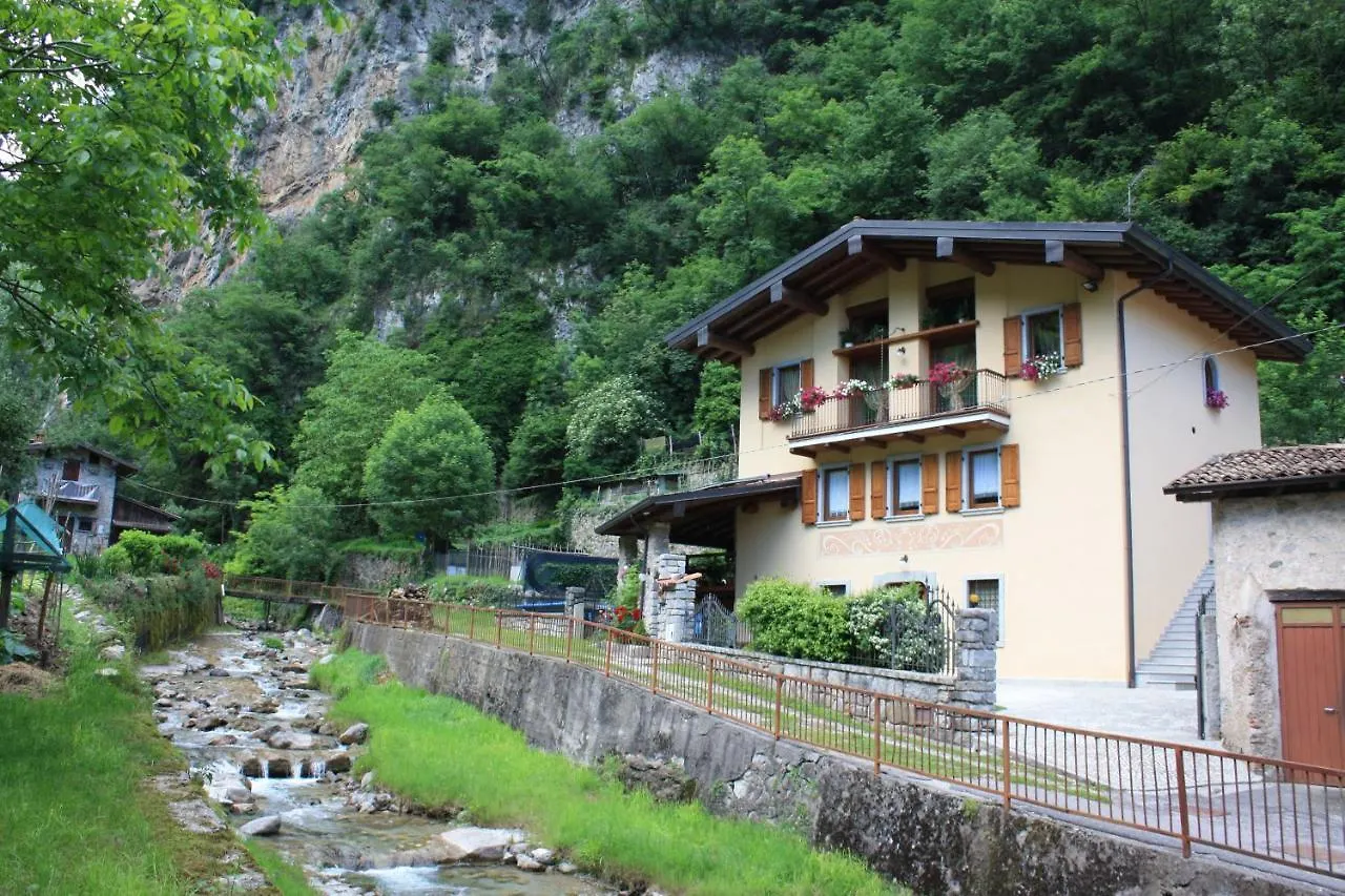Bed and Breakfast Il Giardino degli Elfi Forno Dono